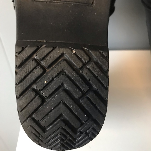 Dansko Black Leather Comfort Clogs - Picture 9 of 12